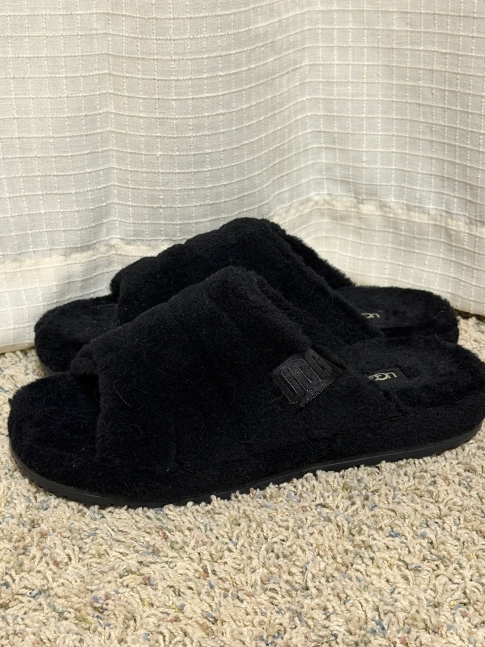 UGG Black Plush you slipper slides shoes men’s size 11 sheepskin inside ourside
